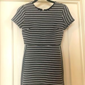 Short-sleeve dress with black and white stripes